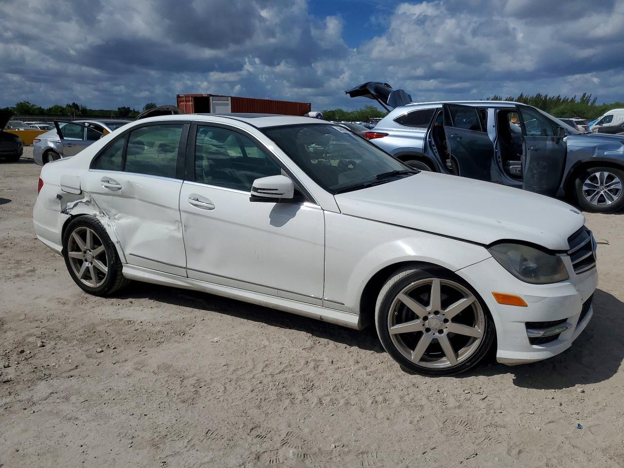 2014 Mercedes-Benz C 250 - Фото 4