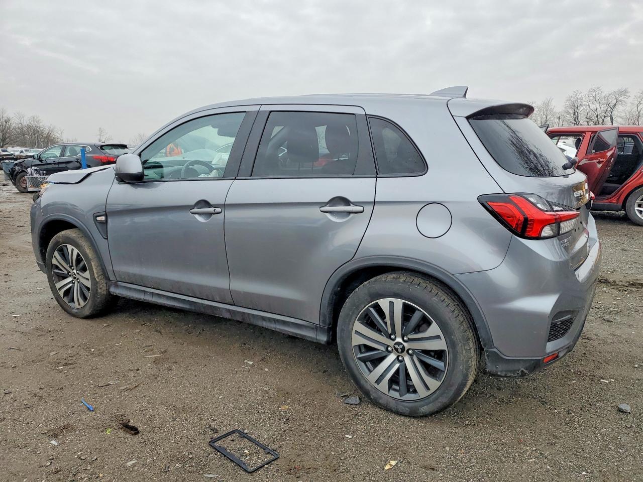 2021 Mitsubishi Outlander Sport Es - Фото 2