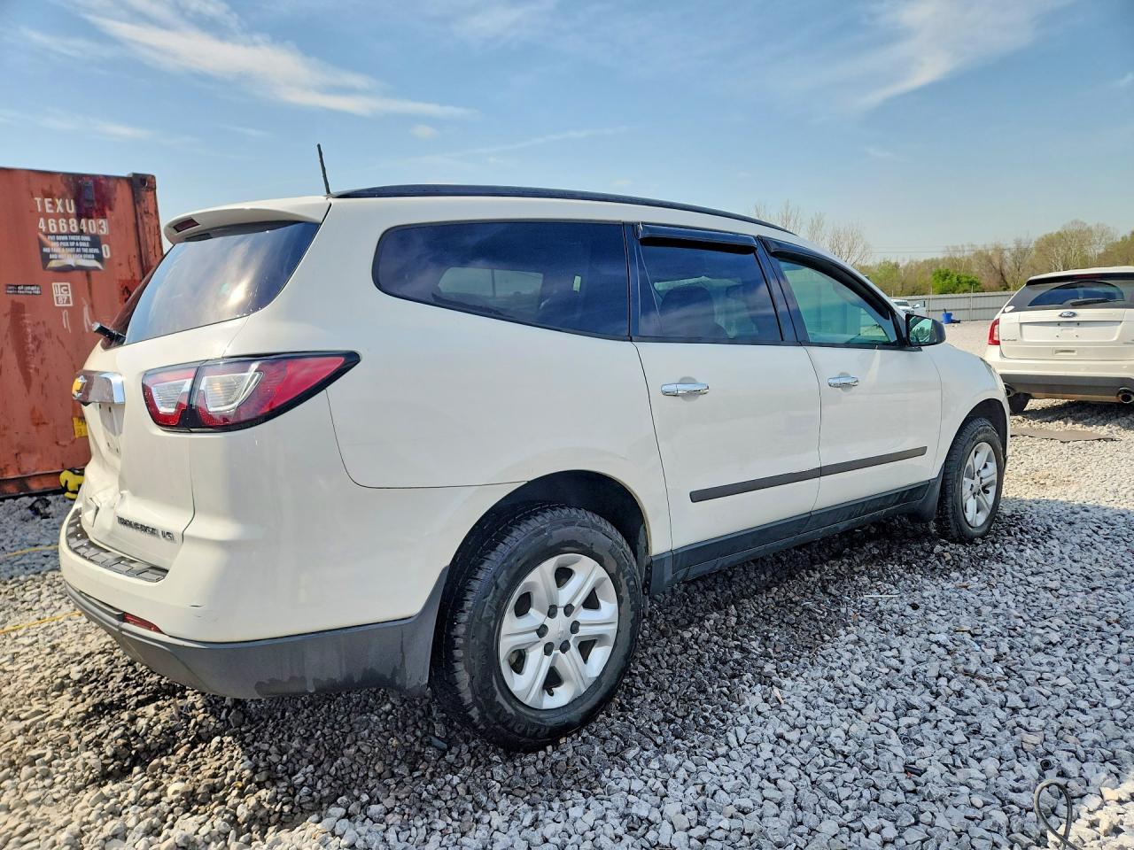 2015 Chevrolet Traverse Ls - Фото 3
