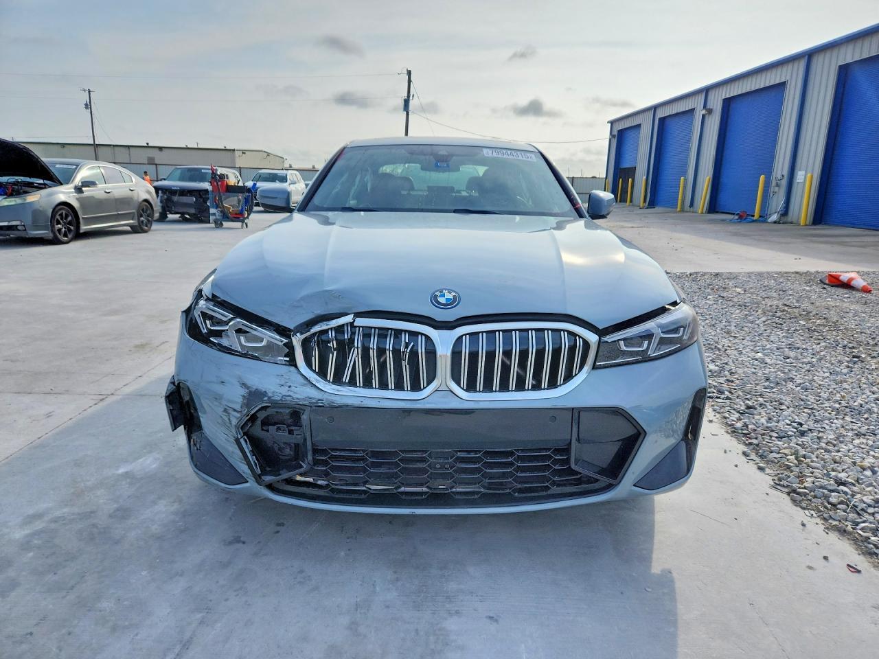 2023 BMW 330E - Фото 5