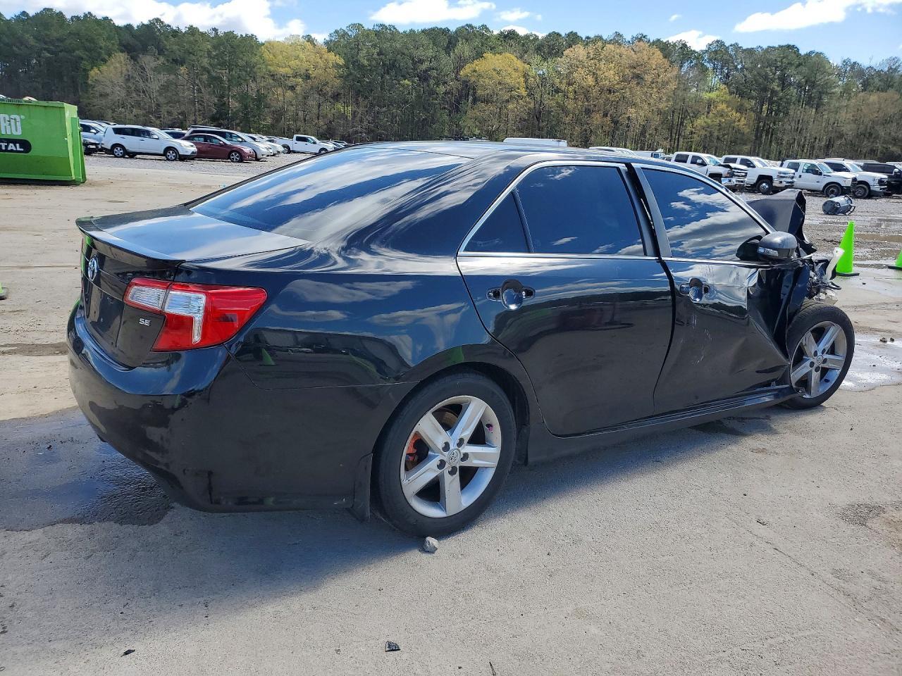 2014 Toyota Camry Se - Фото 3