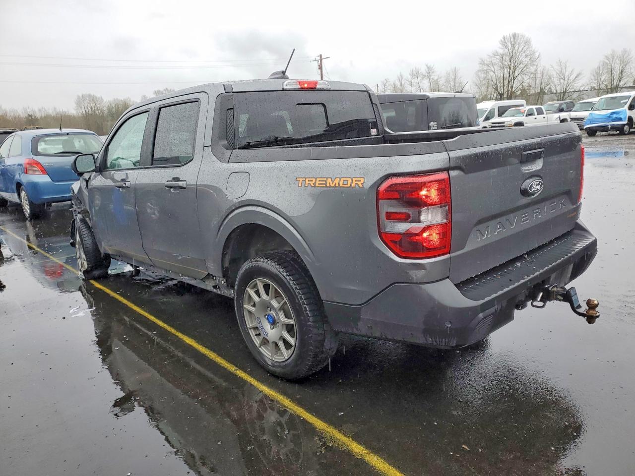 2025 Ford Maverick Tremor - Image 2