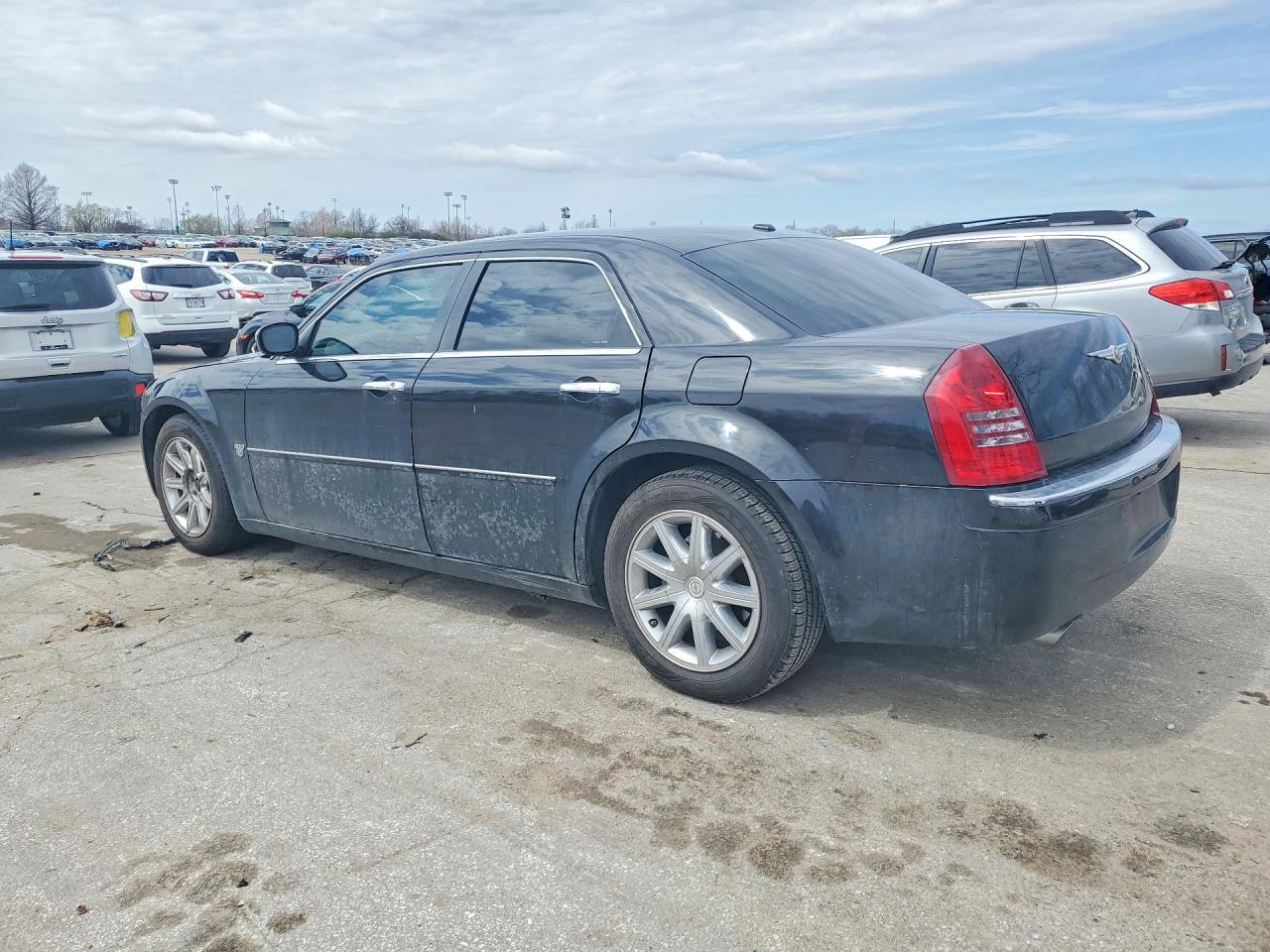 2007 Chrysler 300C - Image 2