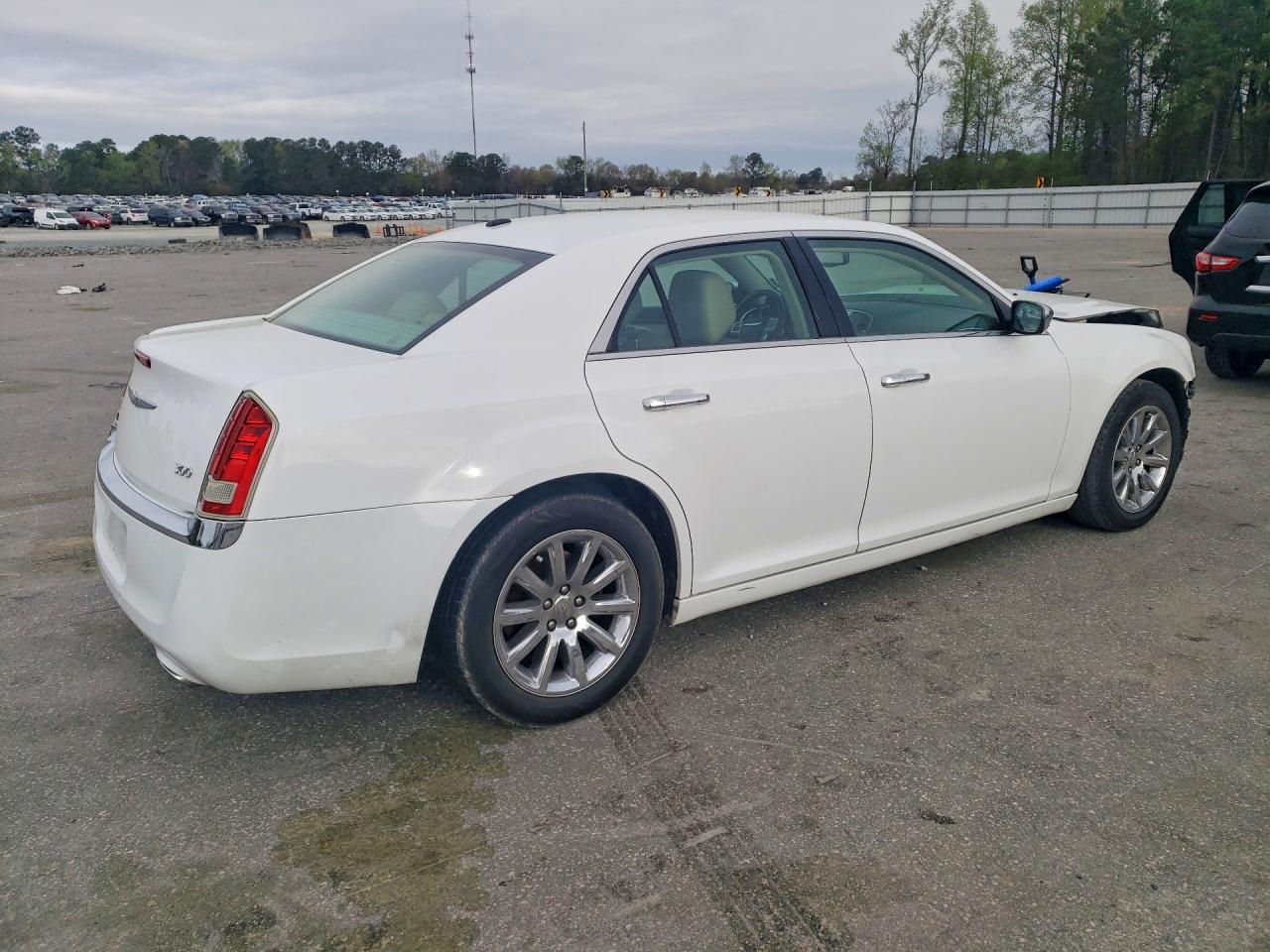 2012 Chrysler 300 Limited - Фото 3