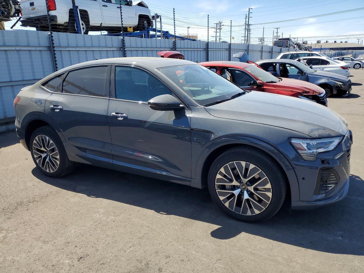 2024 Audi Q8 E-Tron Sportback Premium Plus - Фото 4