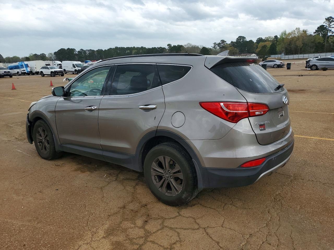 2014 Hyundai Santa Fe Sport 2.4L - Image 2