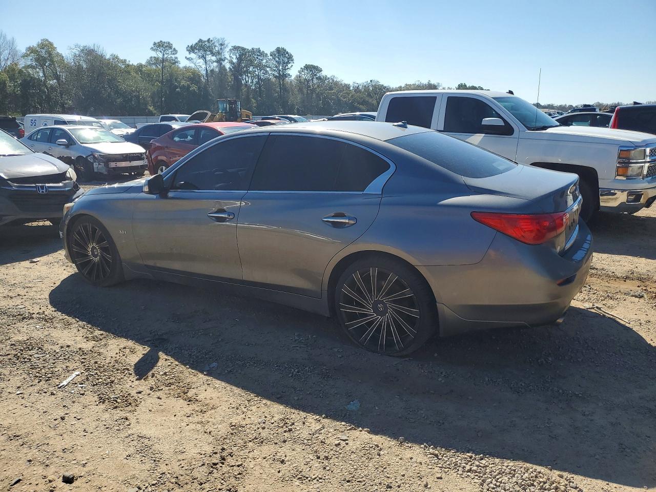 2017 Infiniti Q50 Premium - Image 2