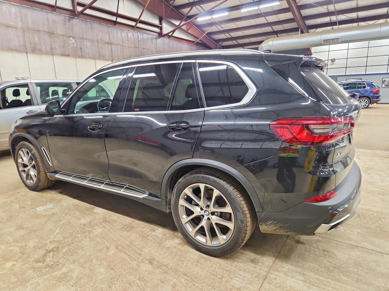 2019 BMW X5 xDrive50I - Image 2