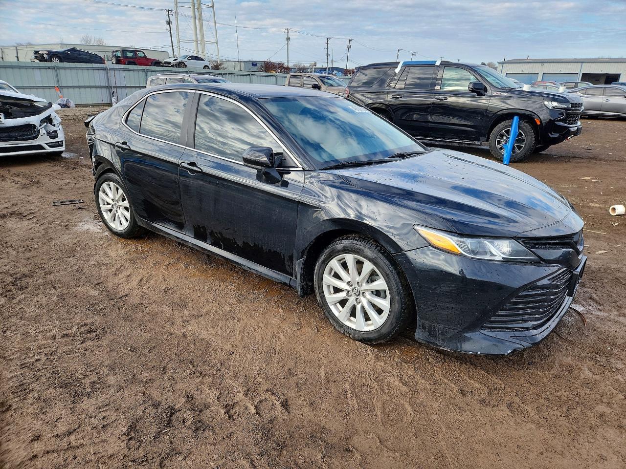 2020 Toyota Camry Le - Image 4