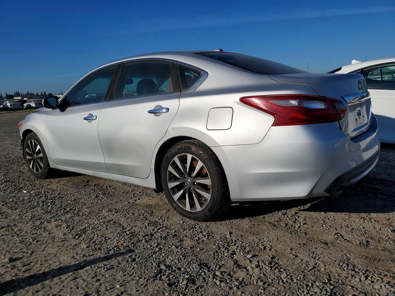 2018 Nissan Altima - Фото 2