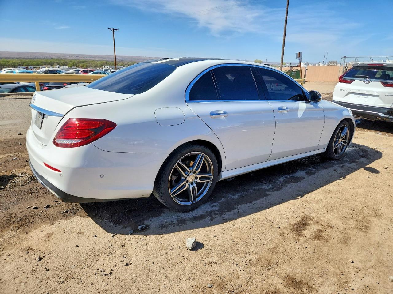 2017 Mercedes-Benz E 300 - Фото 3