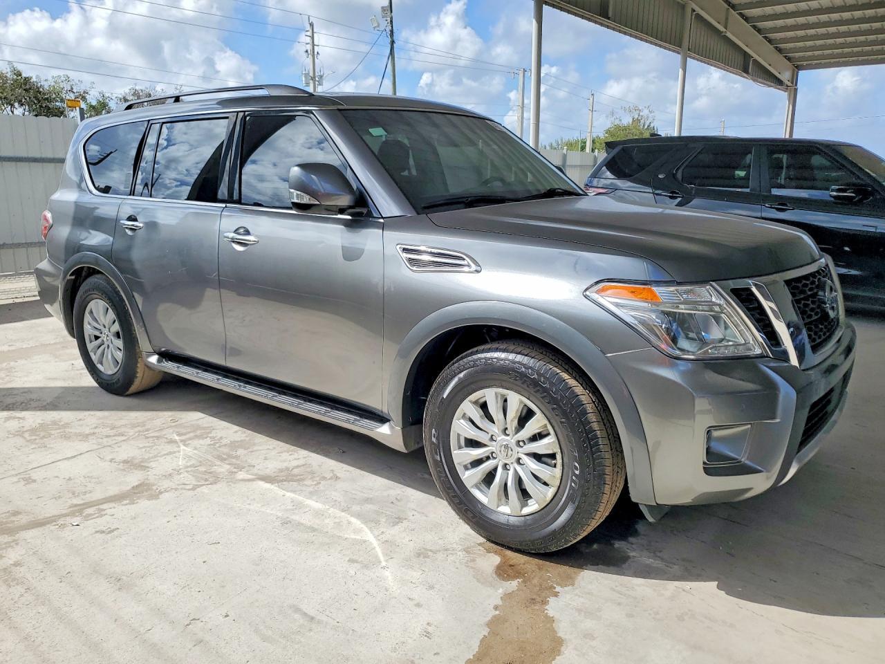 2017 Nissan Armada Sv - Image 4