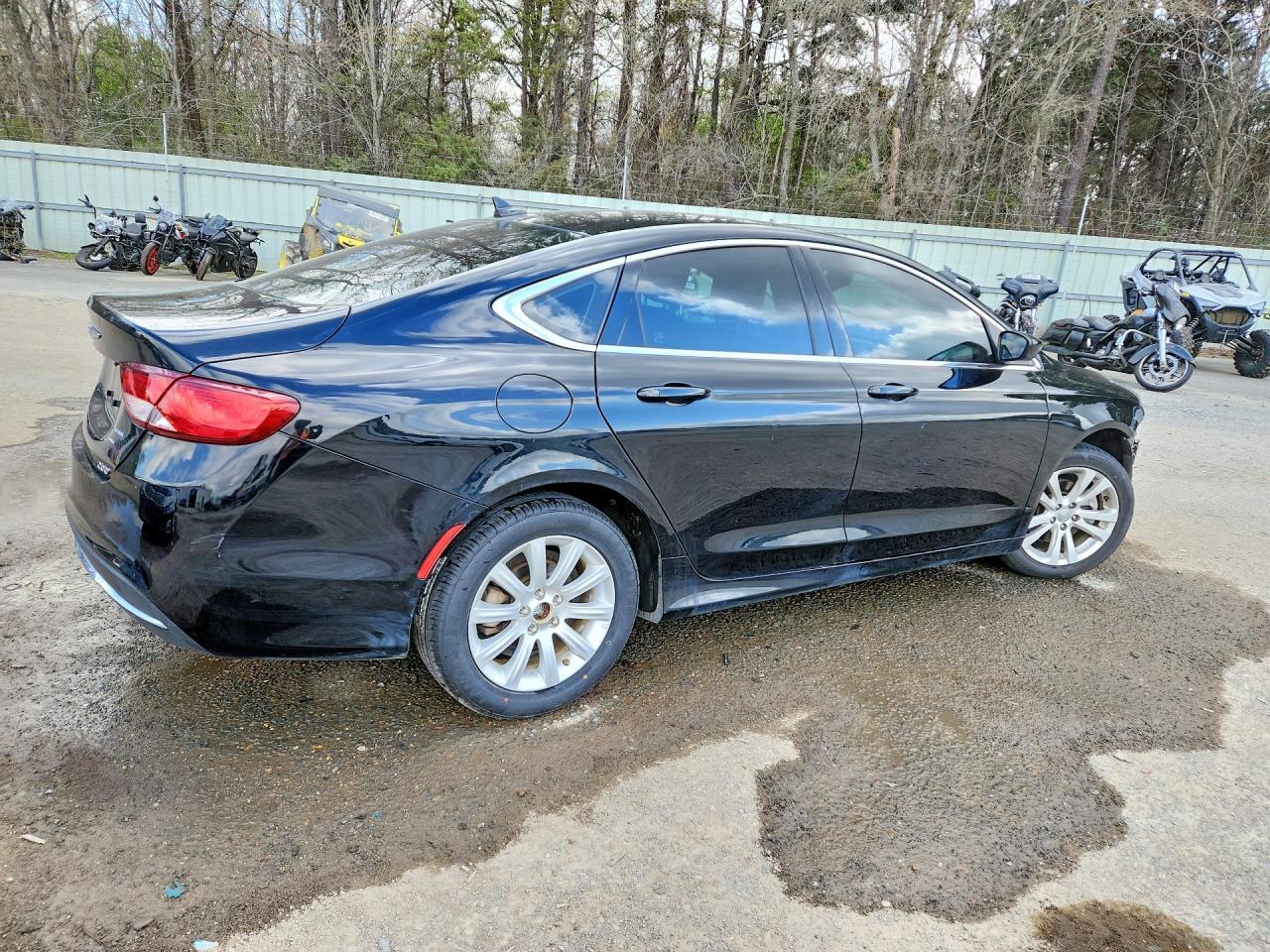 2017 Chrysler 200 Limited - Image 3