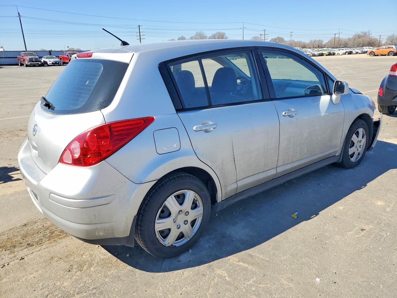 2008 Nissan Versa 1.8 S - Фото 3