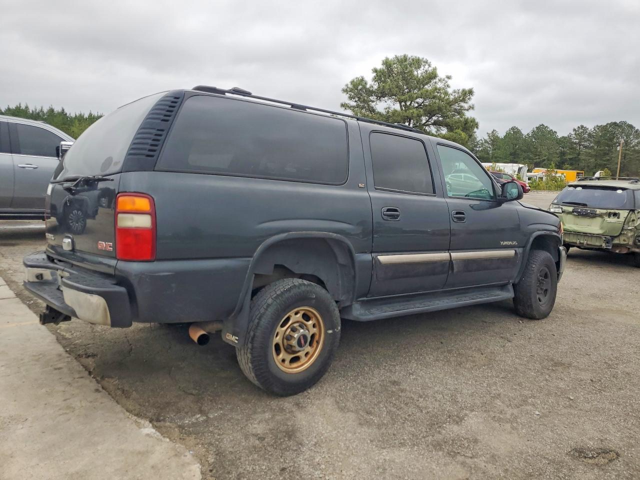 2003 GMC Yukon Xl K2500 - Фото 3