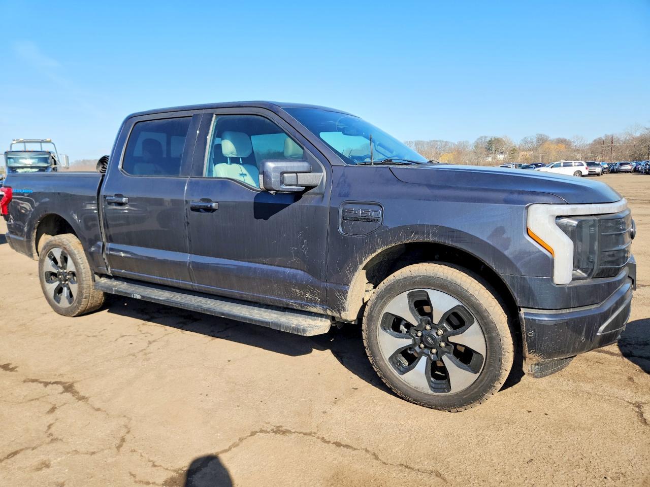2022 Ford F150 Lightning Pro - Фото 4