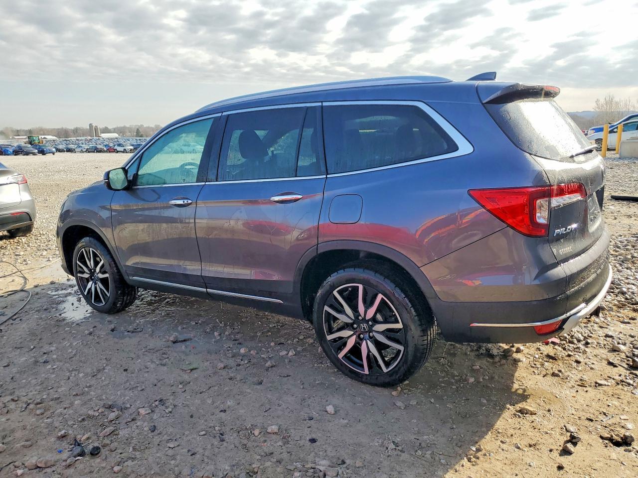 2021 Honda Pilot Touring - Фото 2