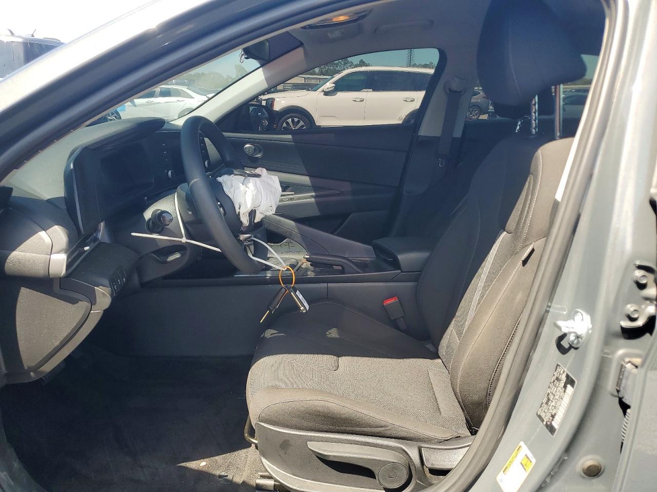 2026 Hyundai Elantra Se - Фото 7