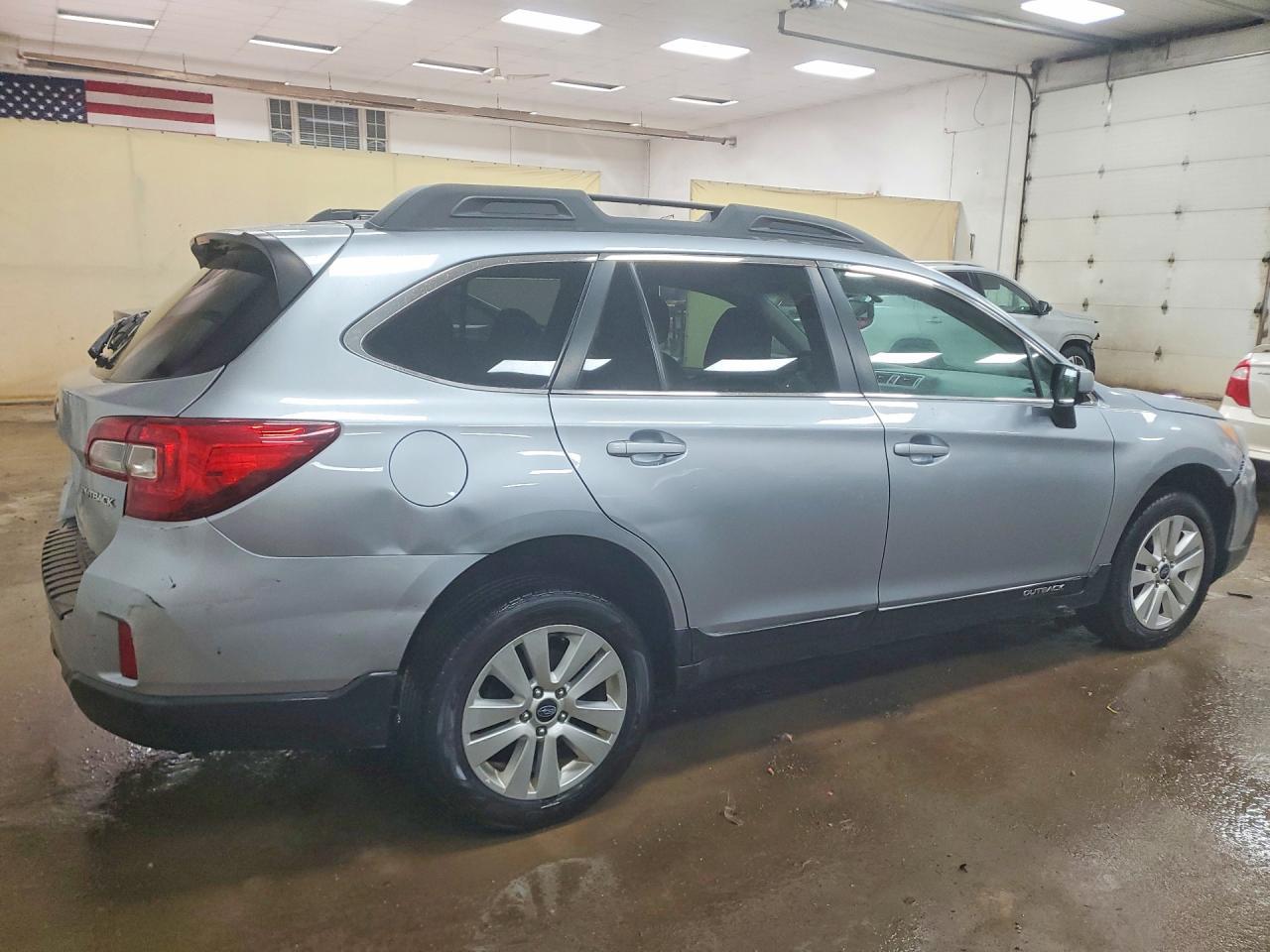 2015 Subaru Outback 2.5I Premium - Image 3