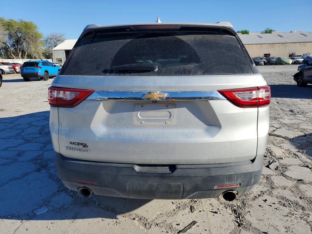 2021 Chevrolet Traverse Ls - Фото 6
