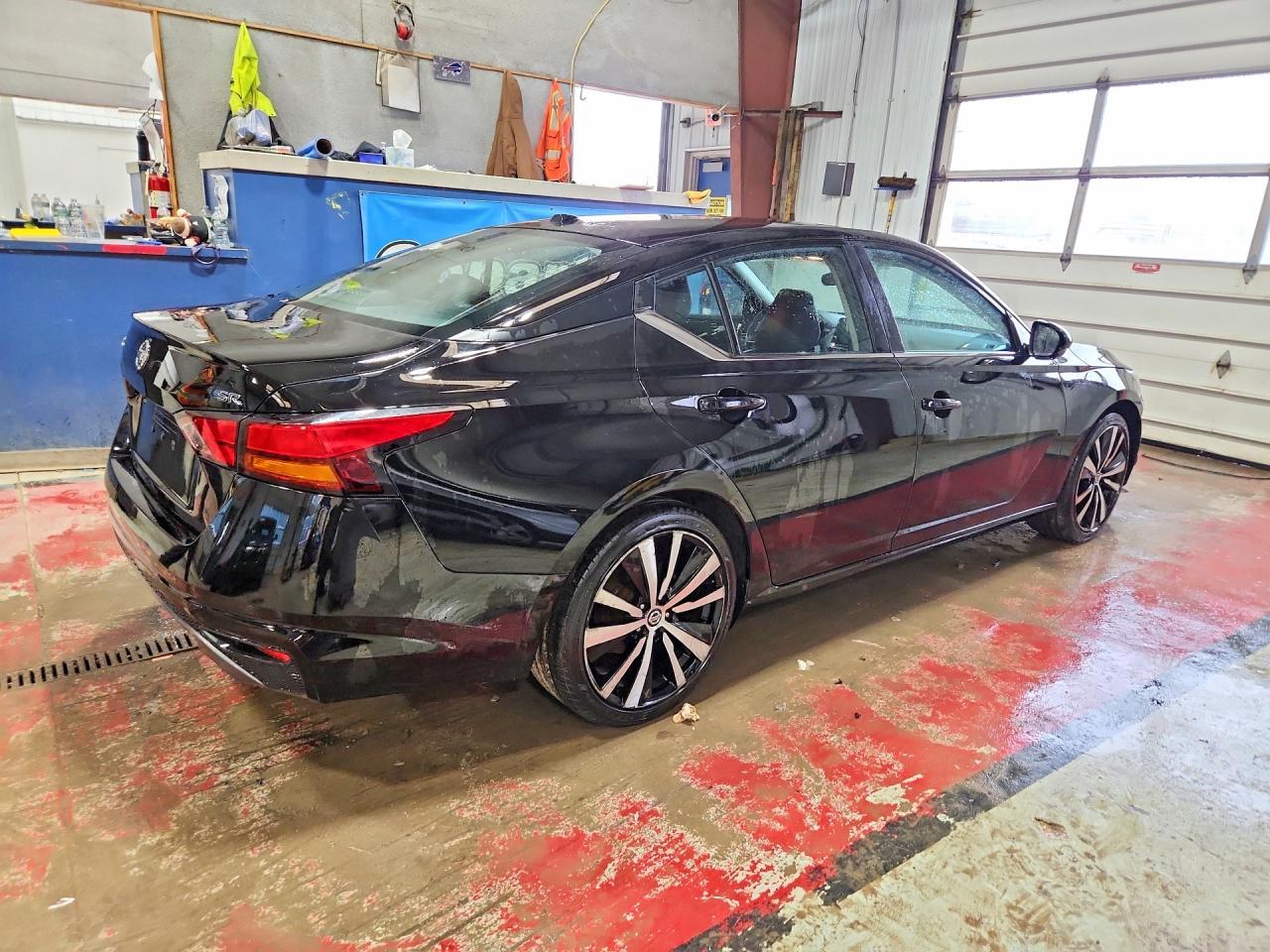 2019 Nissan Altima Sr - Image 3