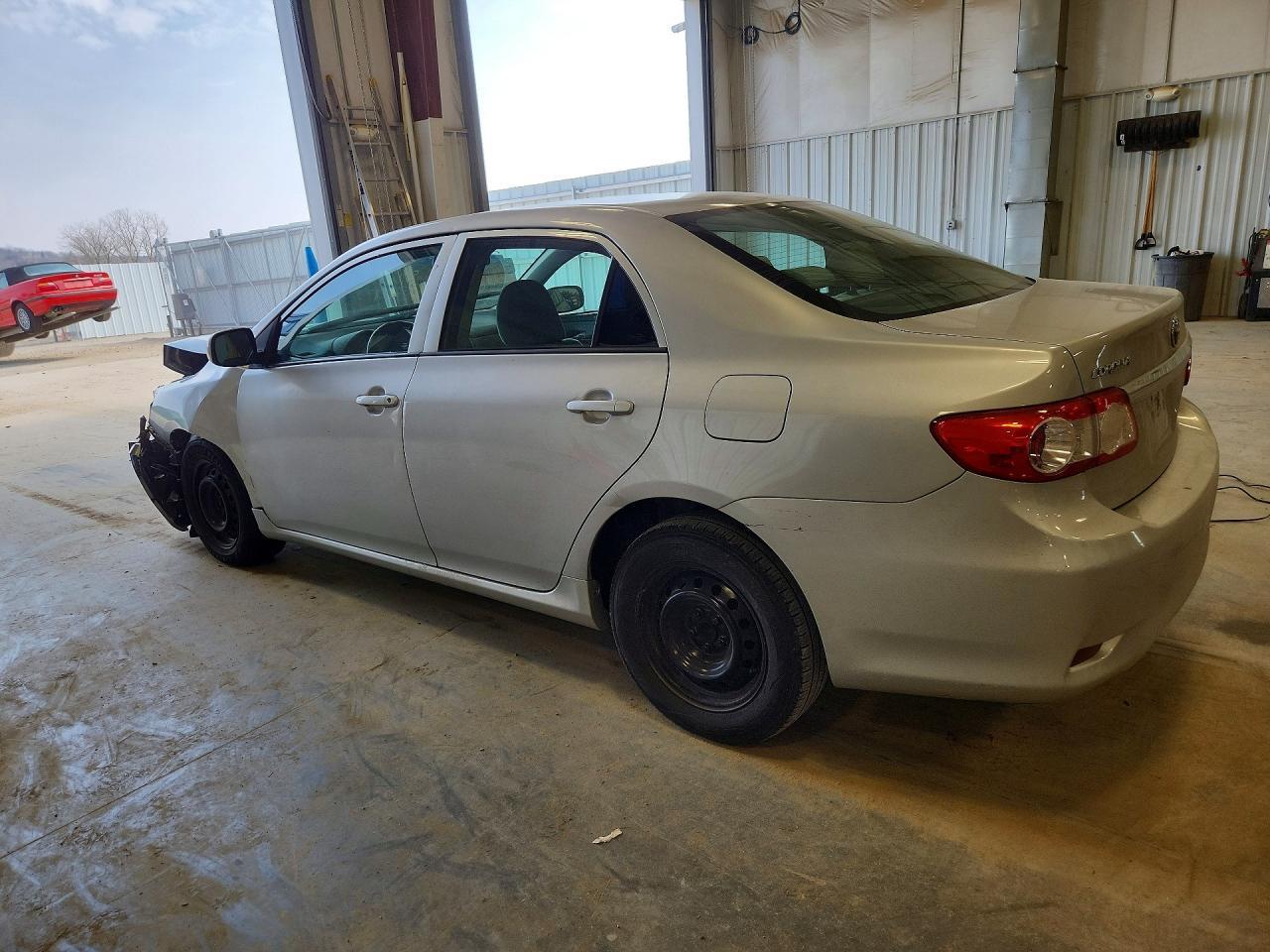 2013 Toyota Corolla L - Фото 2