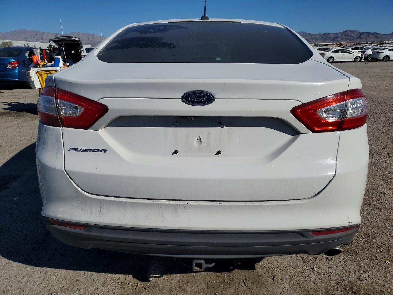 2015 Ford Fusion S - Фото 6