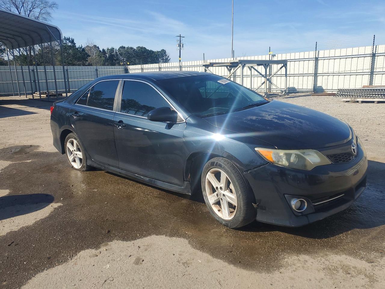 2014 Toyota Camry Se - Фото 4
