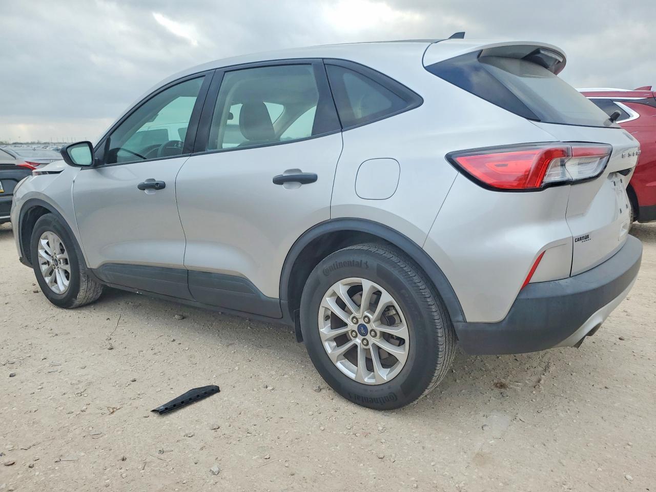 2020 Ford Escape S - Фото 2