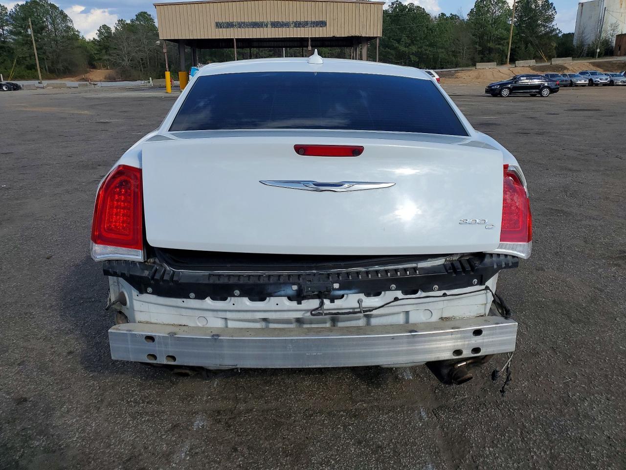 2016 Chrysler 300C - Image 6