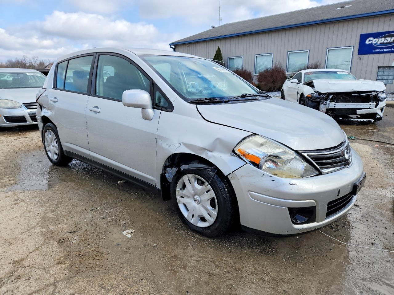 2011 Nissan Versa 1.8 S - Фото 4