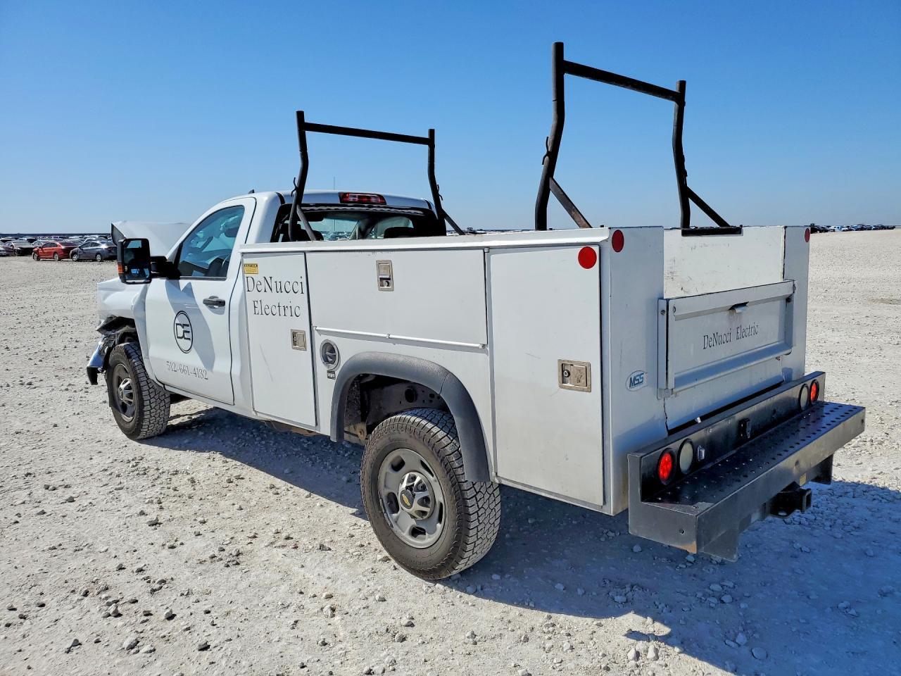 2016 Chevrolet Silverado Utility / Service Truck - Image 2