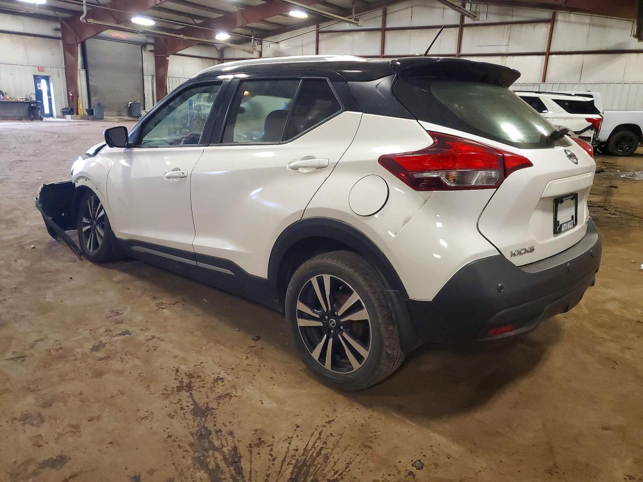 2020 Nissan Kicks Sr - Фото 2