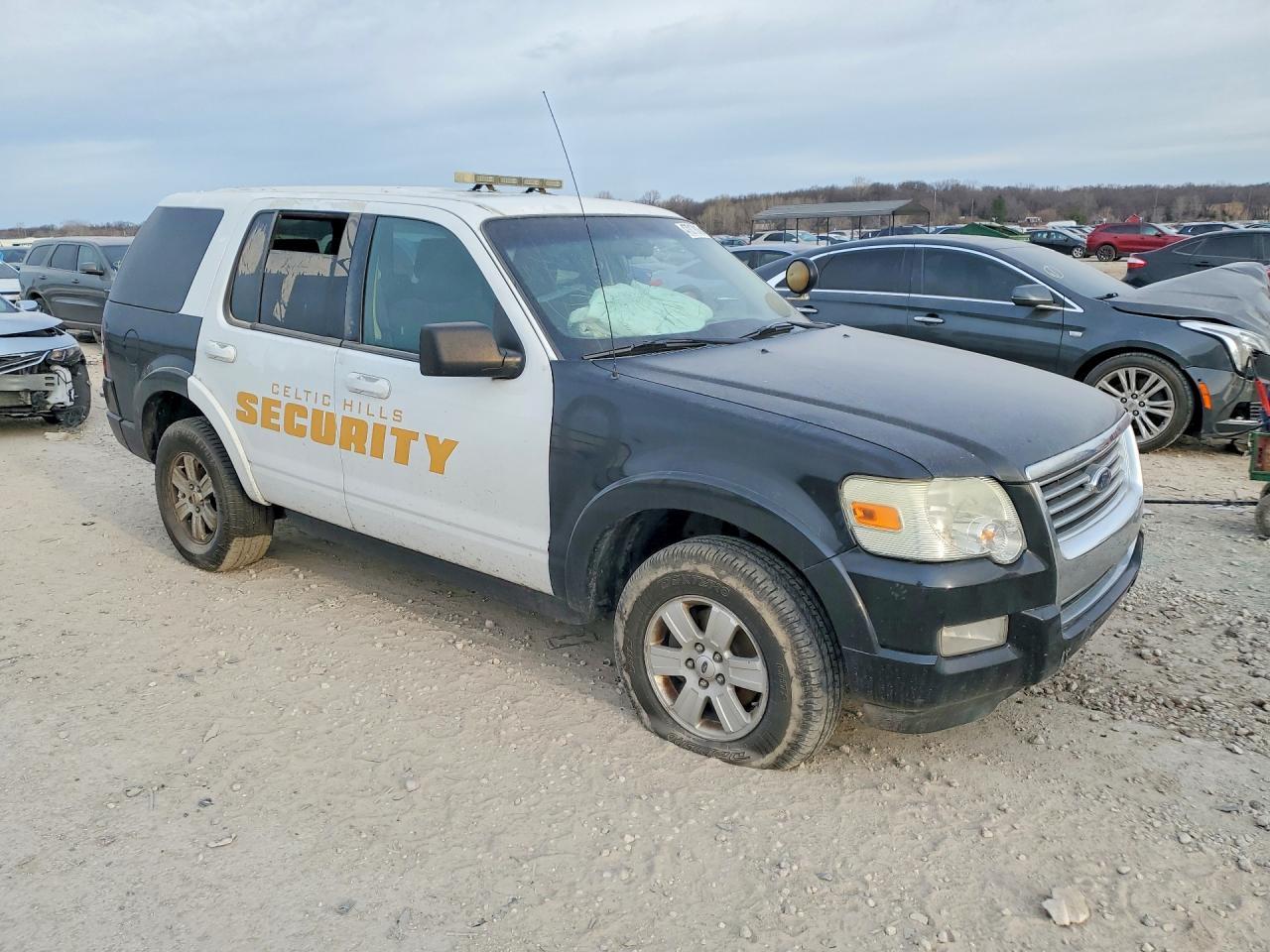 2010 Ford Explorer - Фото 4