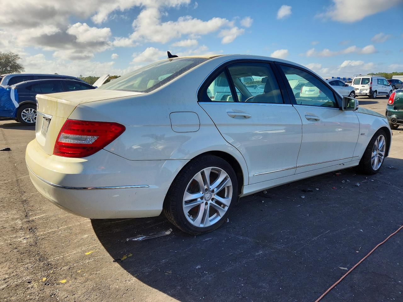 2012 Mercedes-Benz C 250 - Фото 3
