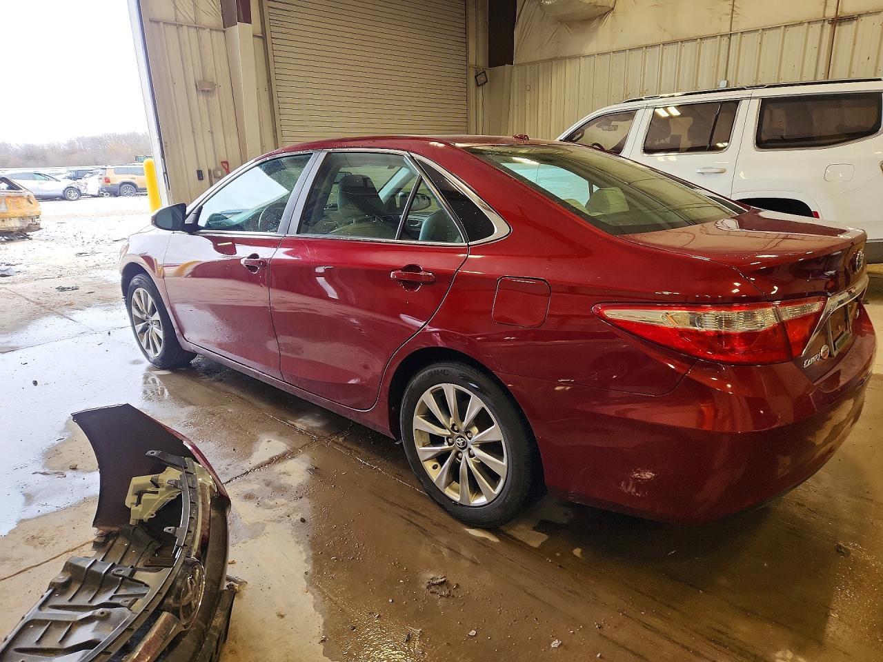 2016 Toyota Camry Xle - Фото 2