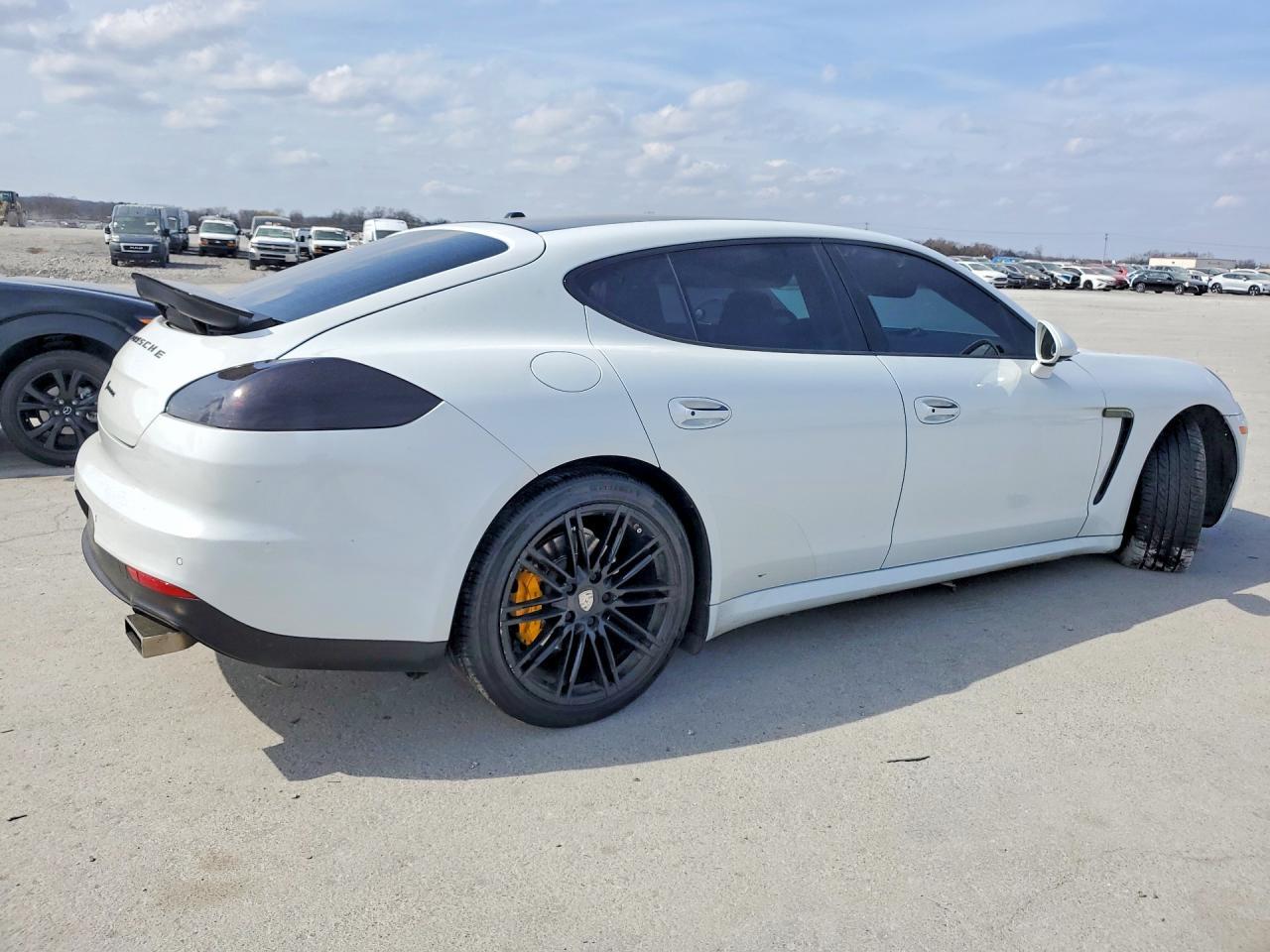 2016 Porsche Panamera 2 - Фото 3