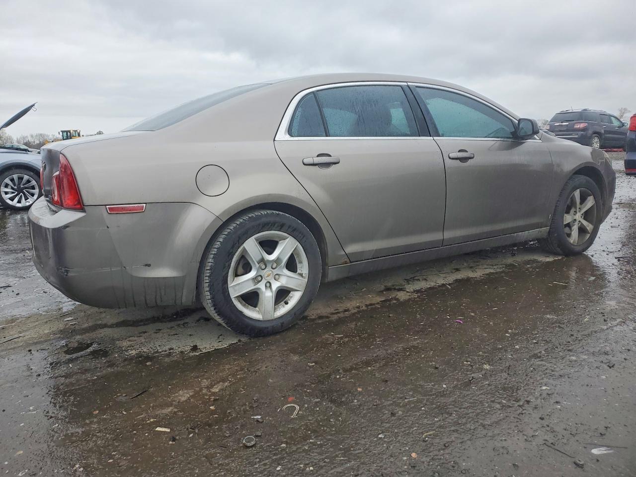 2011 Chevrolet Malibu Ls - Image 3
