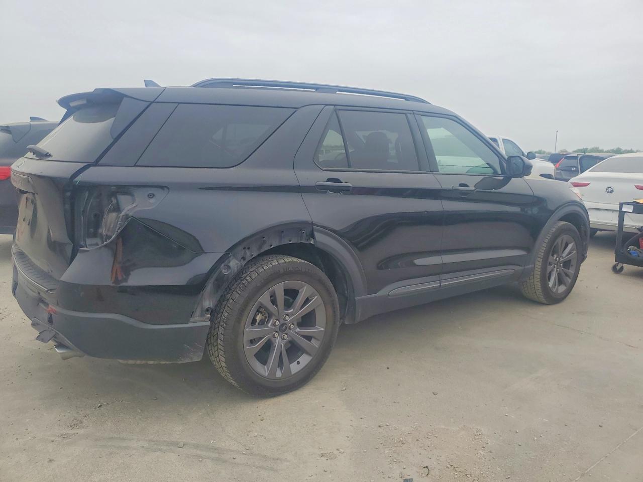 2022 Ford Explorer Xlt - Image 3
