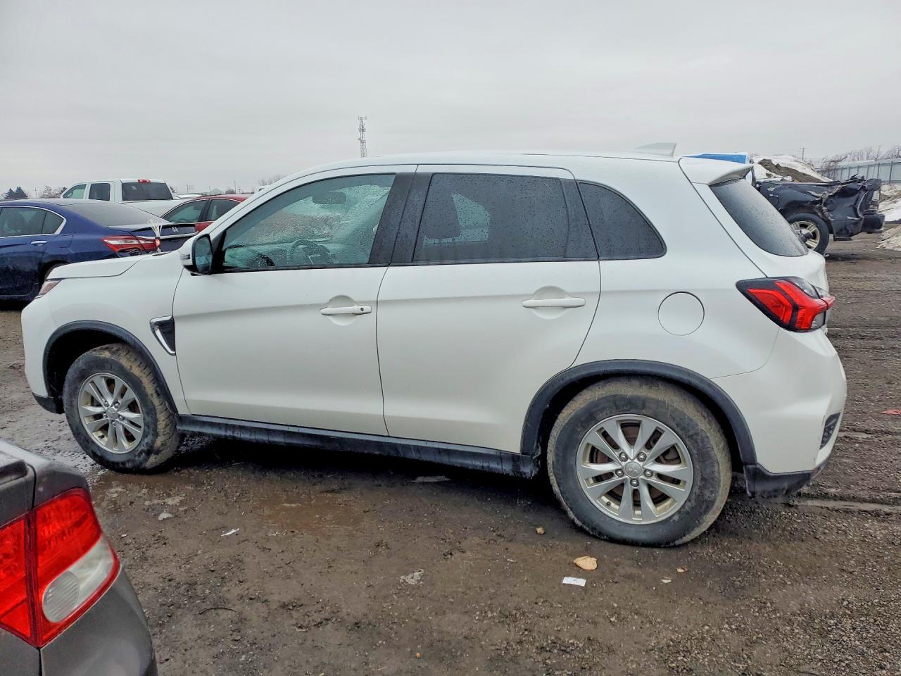 2021 Mitsubishi Rvr Se - Фото 2