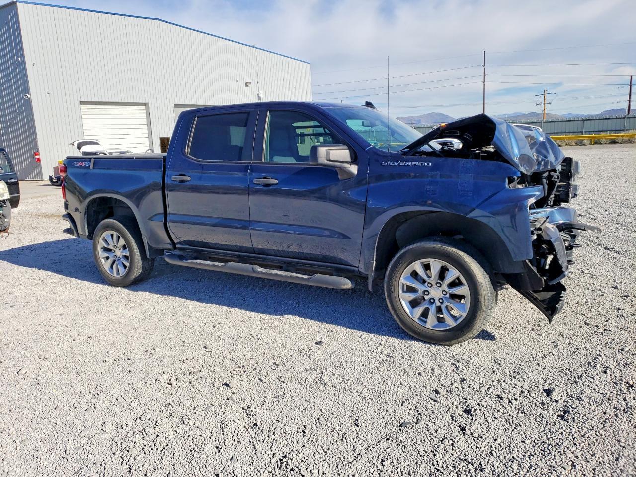 2021 Chevrolet Silverado K1500 Custom - Фото 4