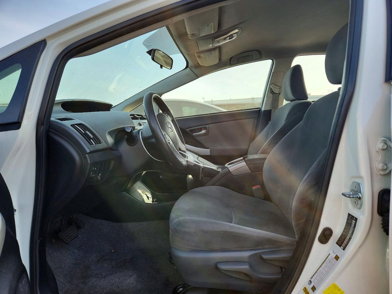 2014 Toyota Prius Two - Фото 7