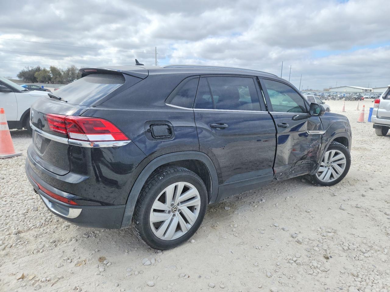 2021 Volkswagen Atlas Cross Sport Se - Фото 3