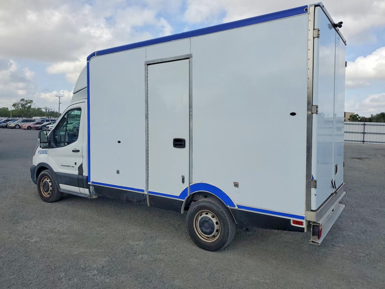 2020 Ford Transit 350 Delivery Truck - Фото 2