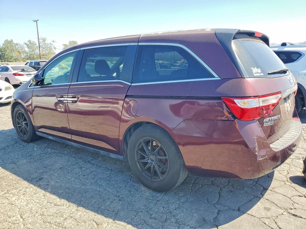 2013 Honda Odyssey Ex - Image 2