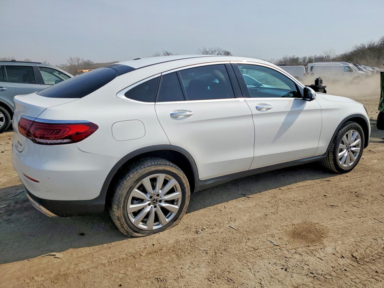 2020 Mercedes-Benz Glc Coupe 300 4Matic - Image 3