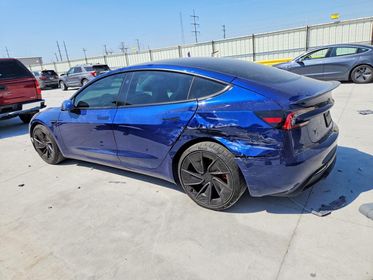 2024 Tesla Model 3 - Фото 2