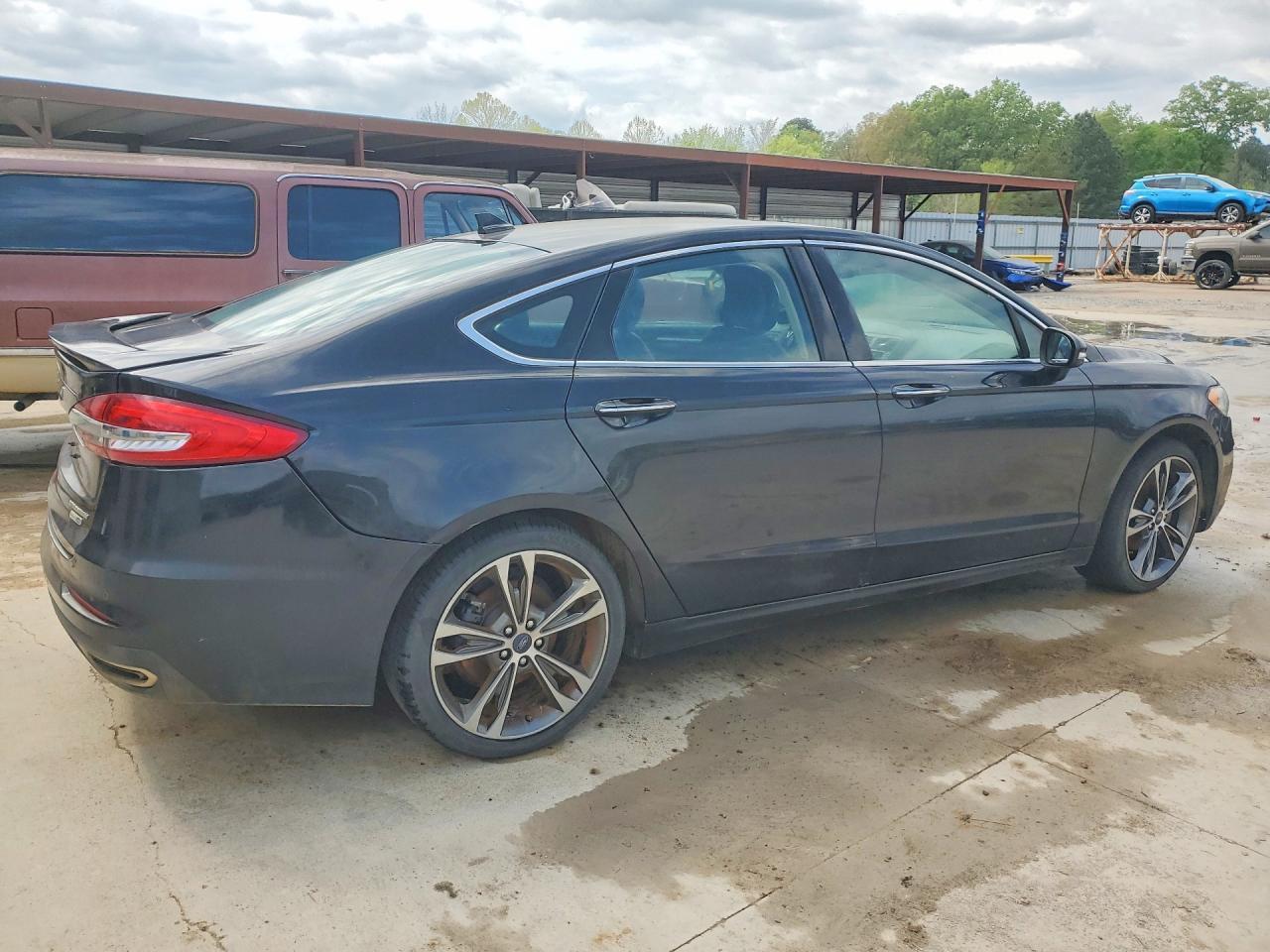 2019 Ford Fusion Titanium - Image 3