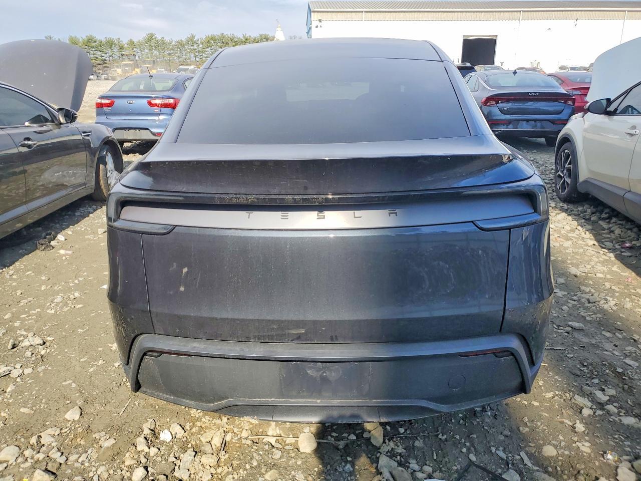 2026 Tesla Model Y - Фото 6