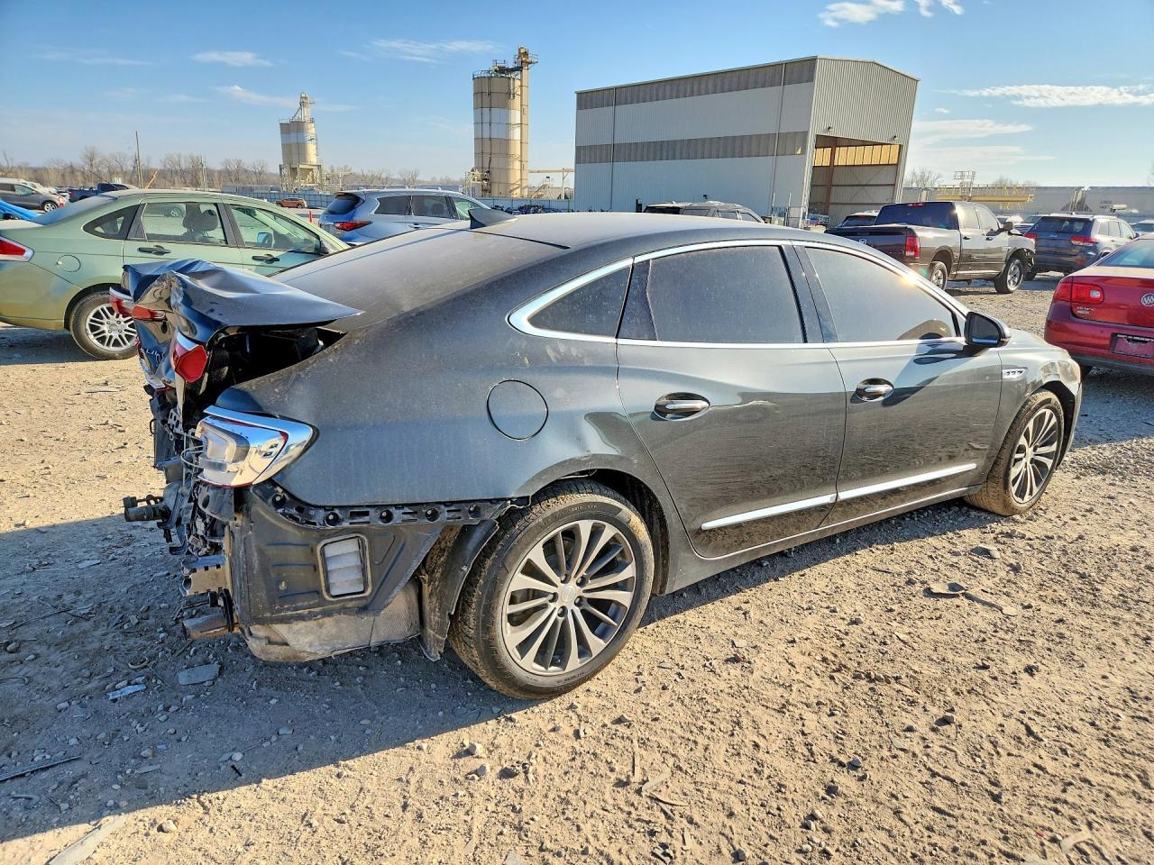 2017 Buick Lacrosse 4D - Фото 3